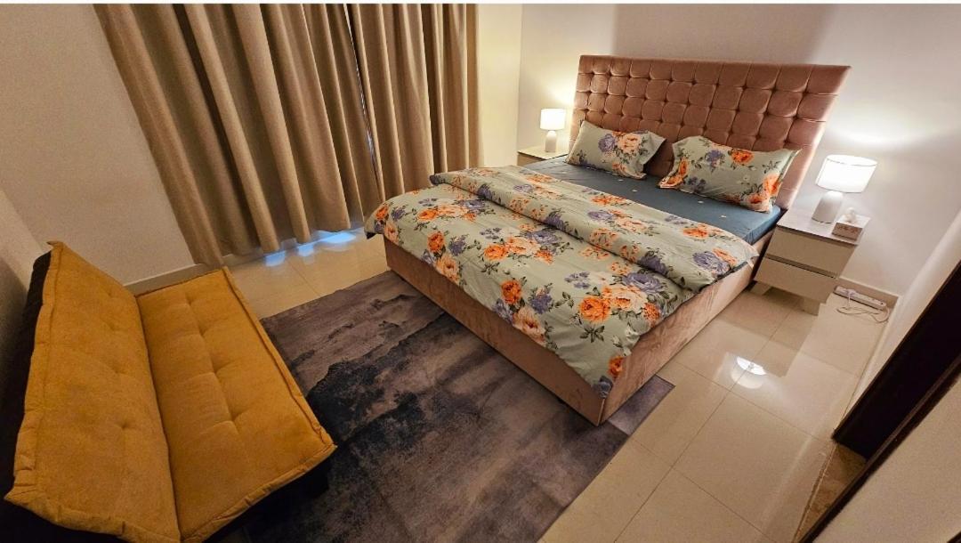 Elegant Villa Rooms In Dubai Near Airport Exterior foto